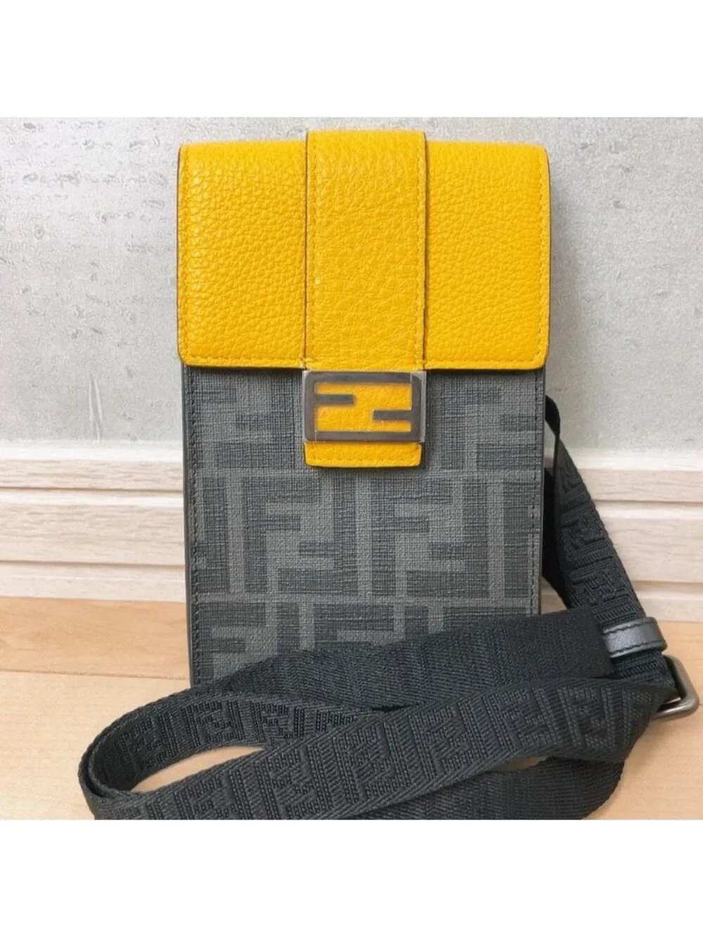 Fendi Zucca Shoulder Bag Smartphone Pouch